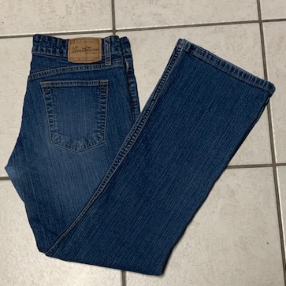 Levi's Lowrise Bootcut Jeans Size 9 Short